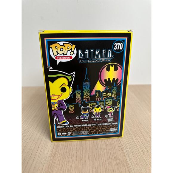 Funko Pop 370 The Joker Hot Topic Exclusive (Blacklight Glo) - NEW IN BOX - Picture 4 of 4